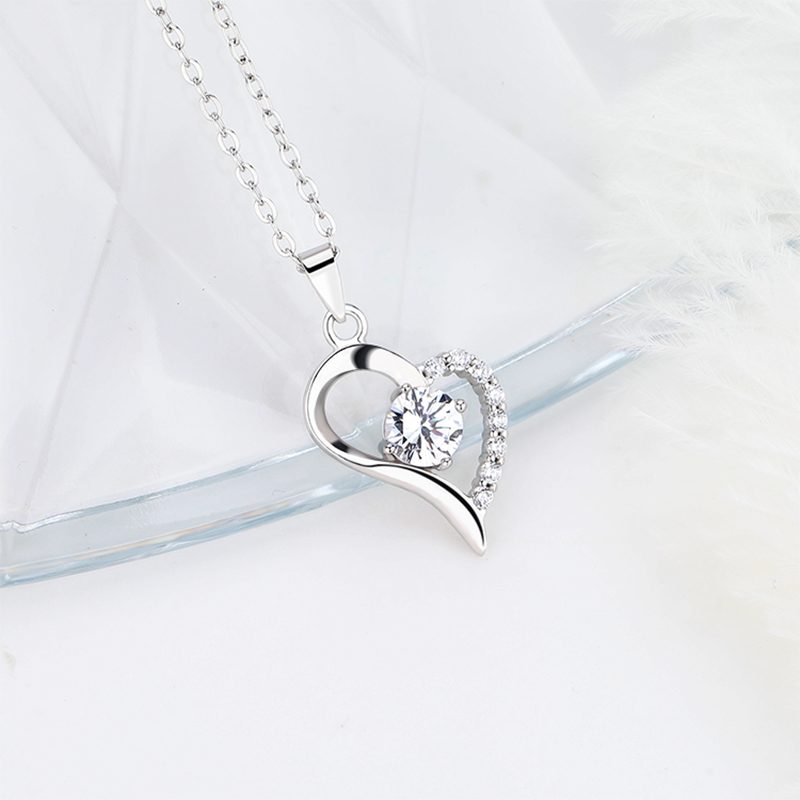 Latest Necklace Designs Jewelry 925 Sterling Silver I love You to the Moon and Back Heart Valentine Day Gifts Necklace