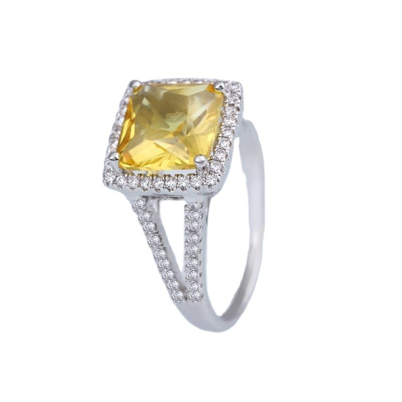 Fashion Lady's Yellow Gold Diamond Wedding Ring