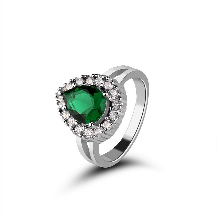 Hot Selling 925 Sterling Silver Vintage Emerald CZ Ring for Women Unique Statement Design Suitable for Gift Shops Wholesale