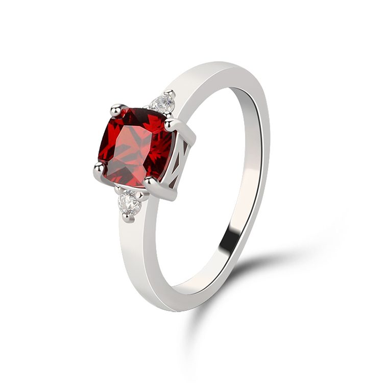 Luxury 925 Silver Moissanite Engagement Ring OEM Custom Jewelry Ring Elegant Design for Wedding and Party
